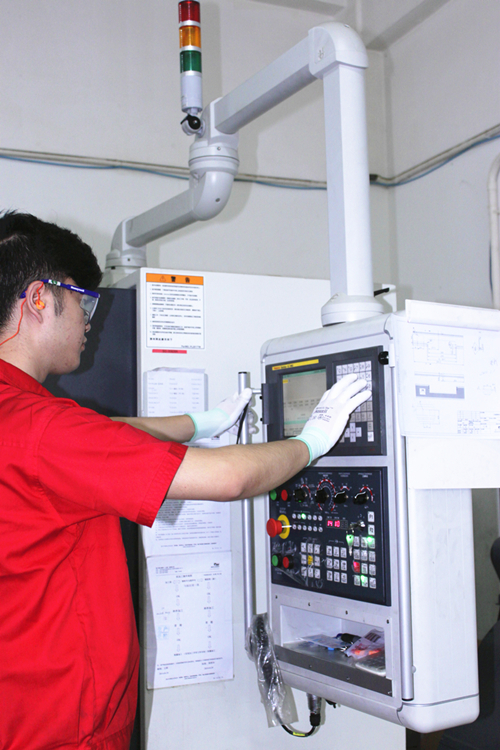 智能工厂中人机界面的显示屏 如何当好向导